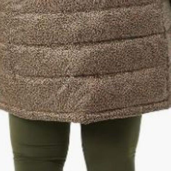 Amazon Essentials Women's Lightweight Water-Resistant Hooded Puffer Coat plus sz - Picture 4 of 5